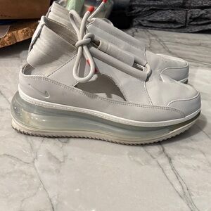 NIKE 720 AO3189-100 Platform Gray Women's elastic laces Sneakers sz 6.5